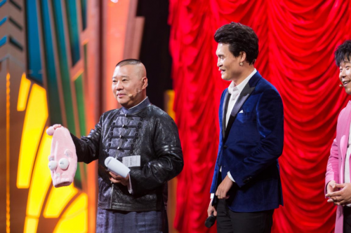 开云电竞官方网站_视频:“艳照门”女星第二批欲照流出 被指夜场作风豪放(图3) 开云电竞中国