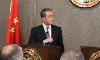 开云电竞官方网站|霍震霆心急抱孙 透露曾志伟吴绮莉主持刚晶婚礼(图2) 开云电竞官方网站