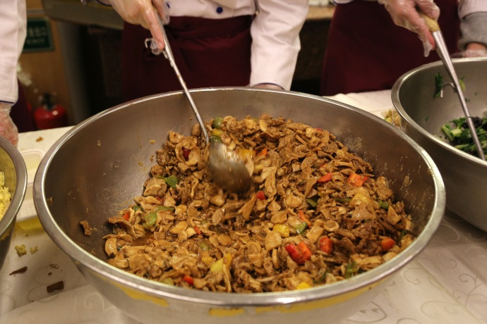 开云电竞官方网站|霍震霆心急抱孙 透露曾志伟吴绮莉主持刚晶婚礼(图1) 开云电竞官方网站